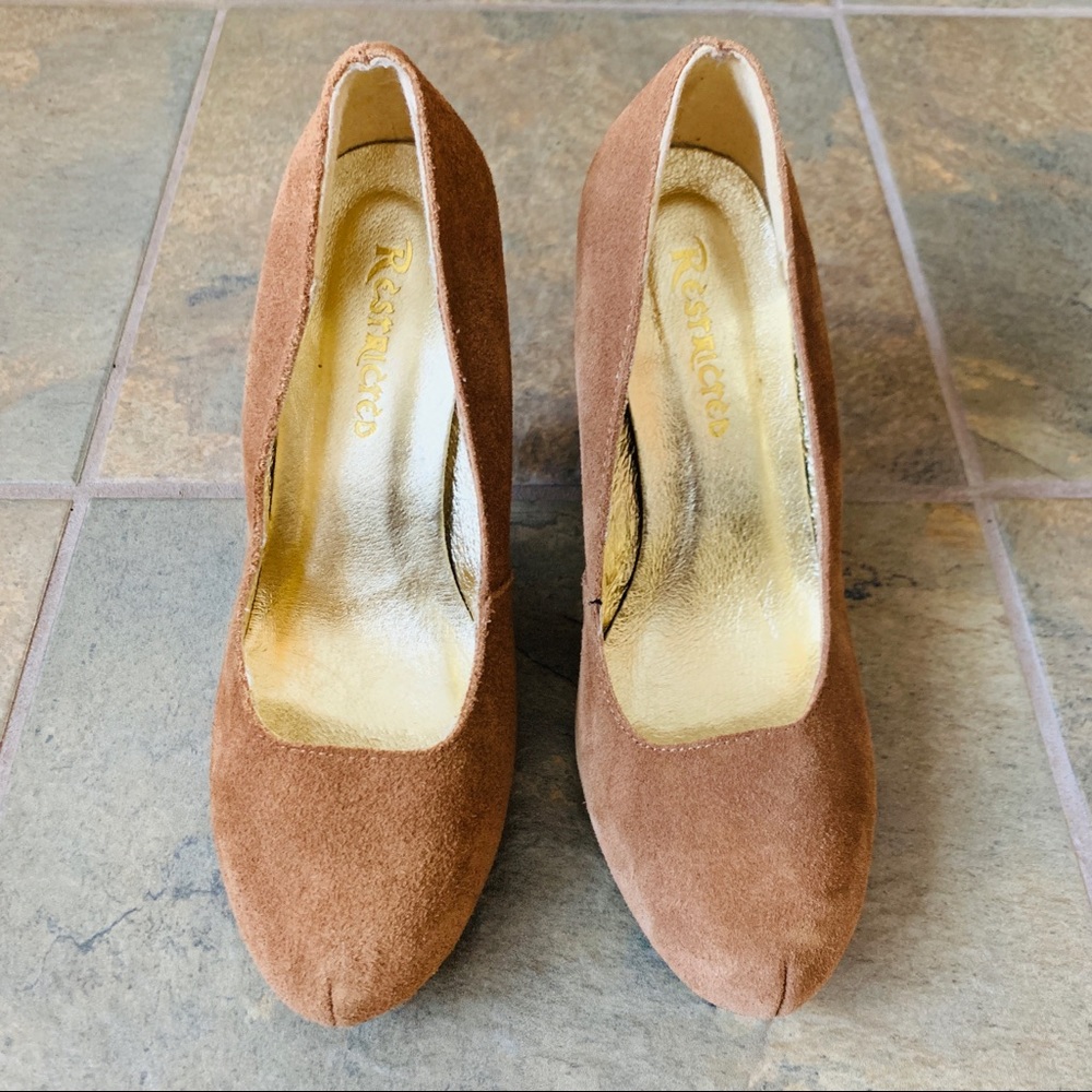 Restricted Sz 6 cognac suede platform toe heels